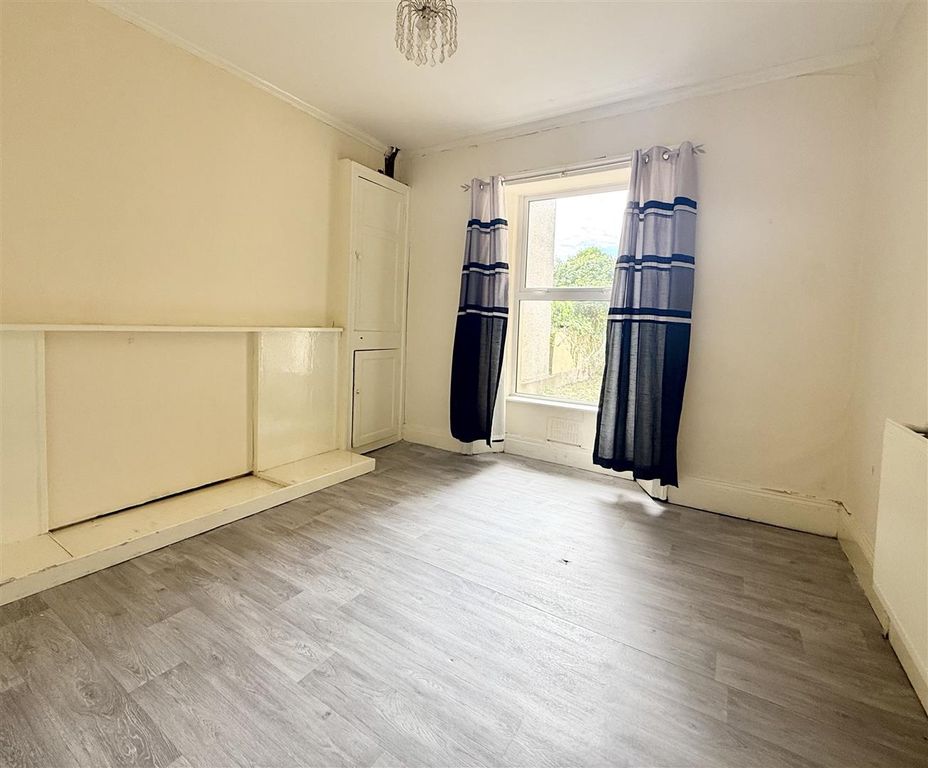 Additional image 5 of 3 bed property to rentLaws Street, Pembroke Dock SA72