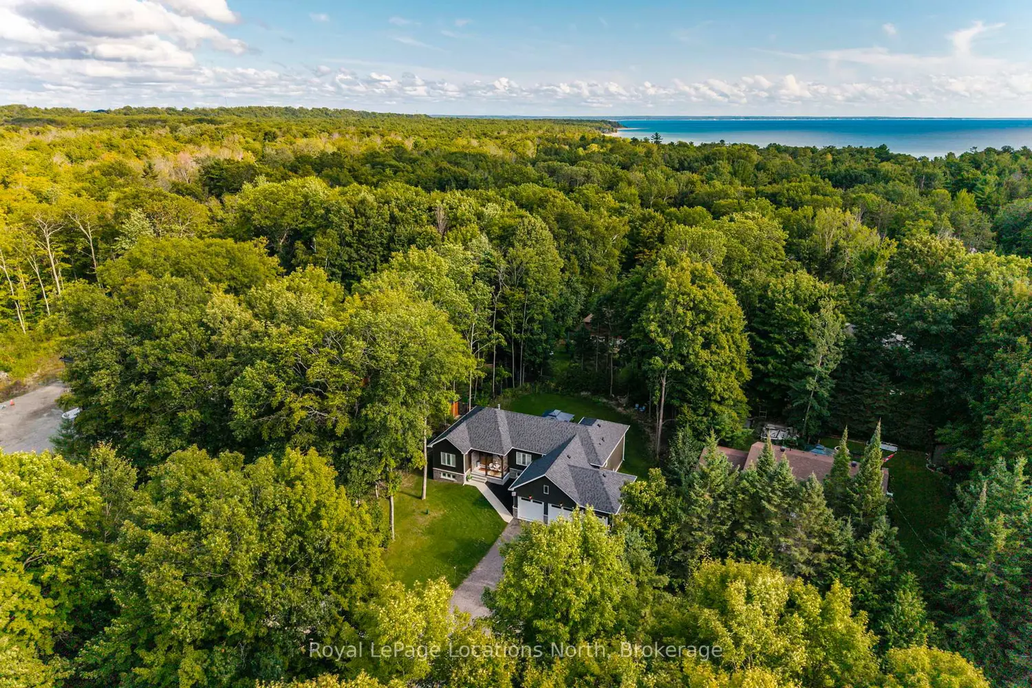 15 Pinecone Avenue photo 2