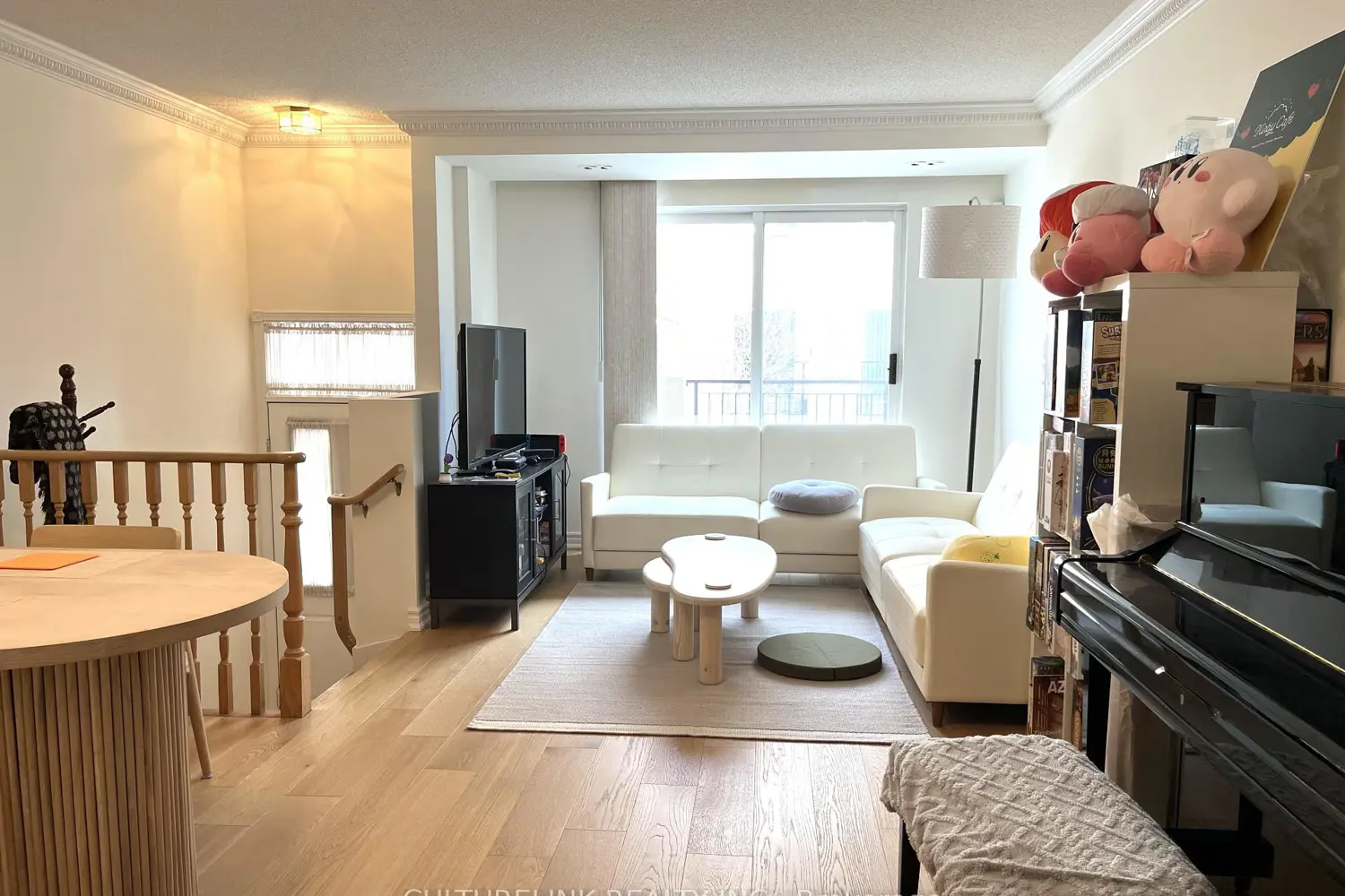 28 Sommerset Way 1502 photo 5