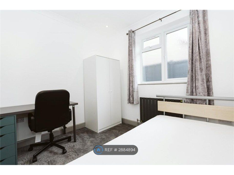 Additional image 5 of 6 bed semi-detached house to rentHunters Way, Bristol BS34