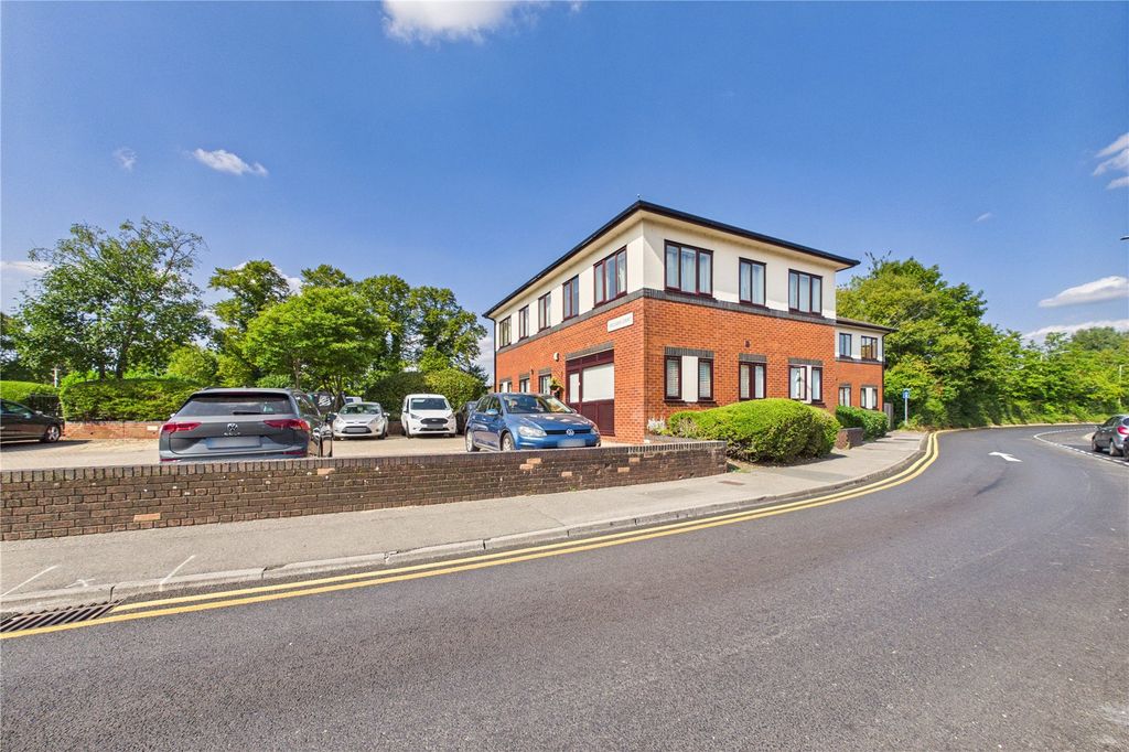 Additional image 17 of 2 bed flat to rentMill Lane, Newbury, Berkshire RG14