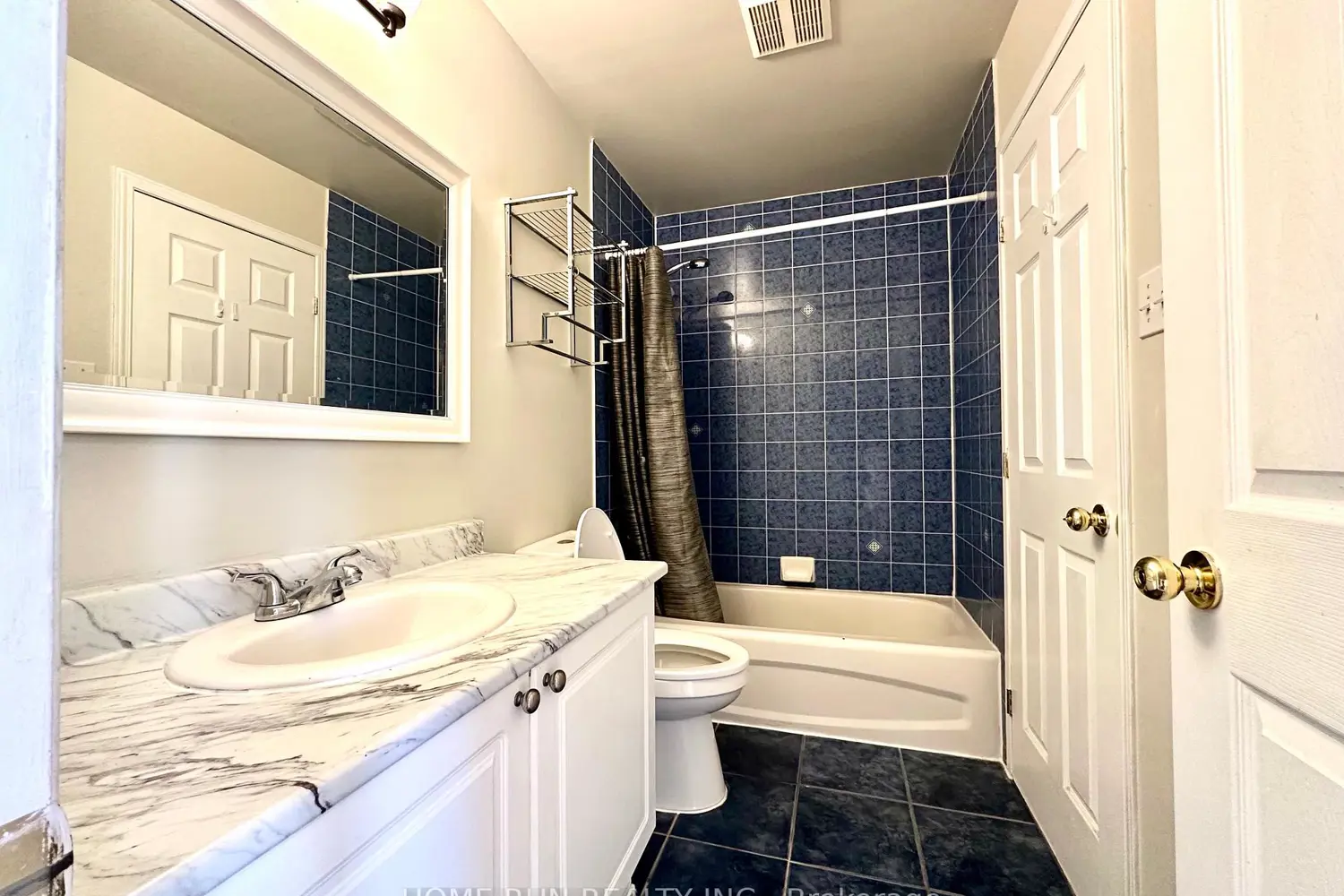 Additional image 15 of 135 Kinross Private