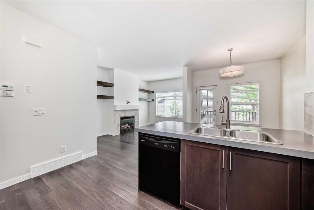 Additional image 3 of 76 Copperpond Landing SE, Calgary, AB, T2Z 1G6