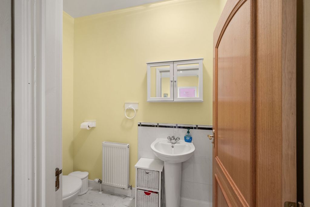 Additional image 10 of 5 bed detached house for sale27 Ballinard Gardens, Broughty Ferry DD5