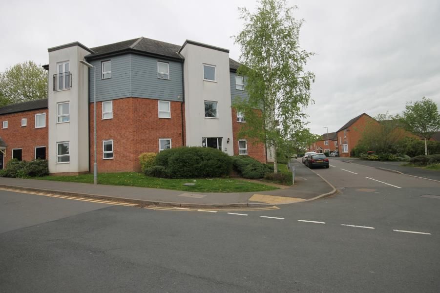 2 bed flat to rentFerridays Fields TF7
