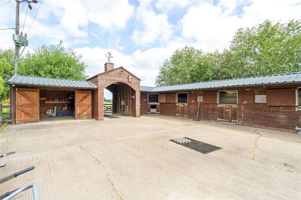 Additional image 36 of 9 bed equestrian for salePeakes End, Steppingley, Bedfordshire MK45