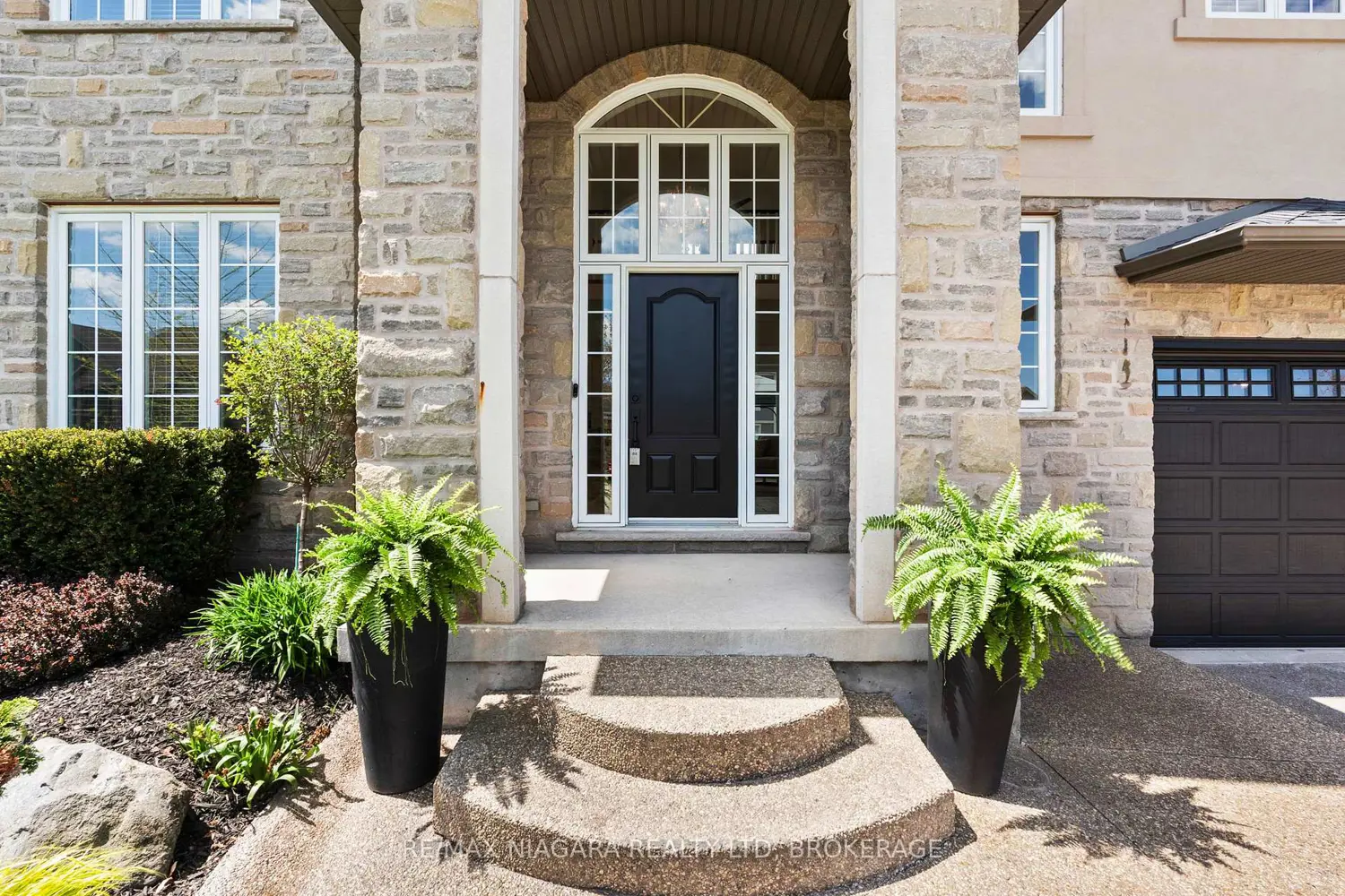 24 Red Haven Drive photo 4