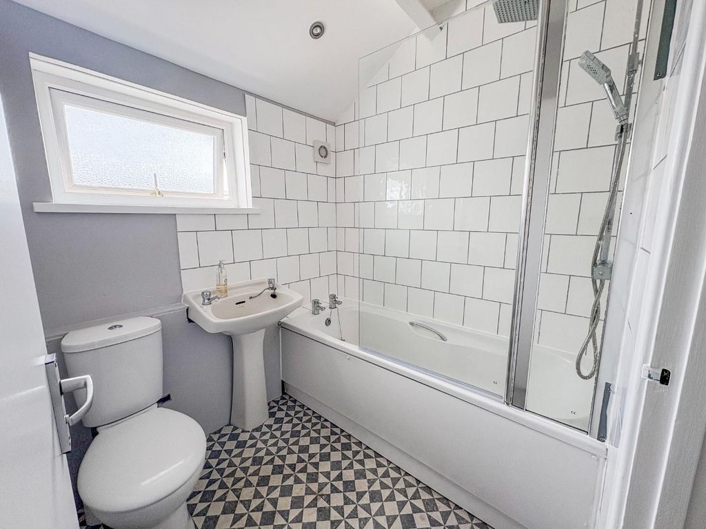 Additional image 7 of 2 bed flat to rentNewcastle Hill, Bridgend CF31