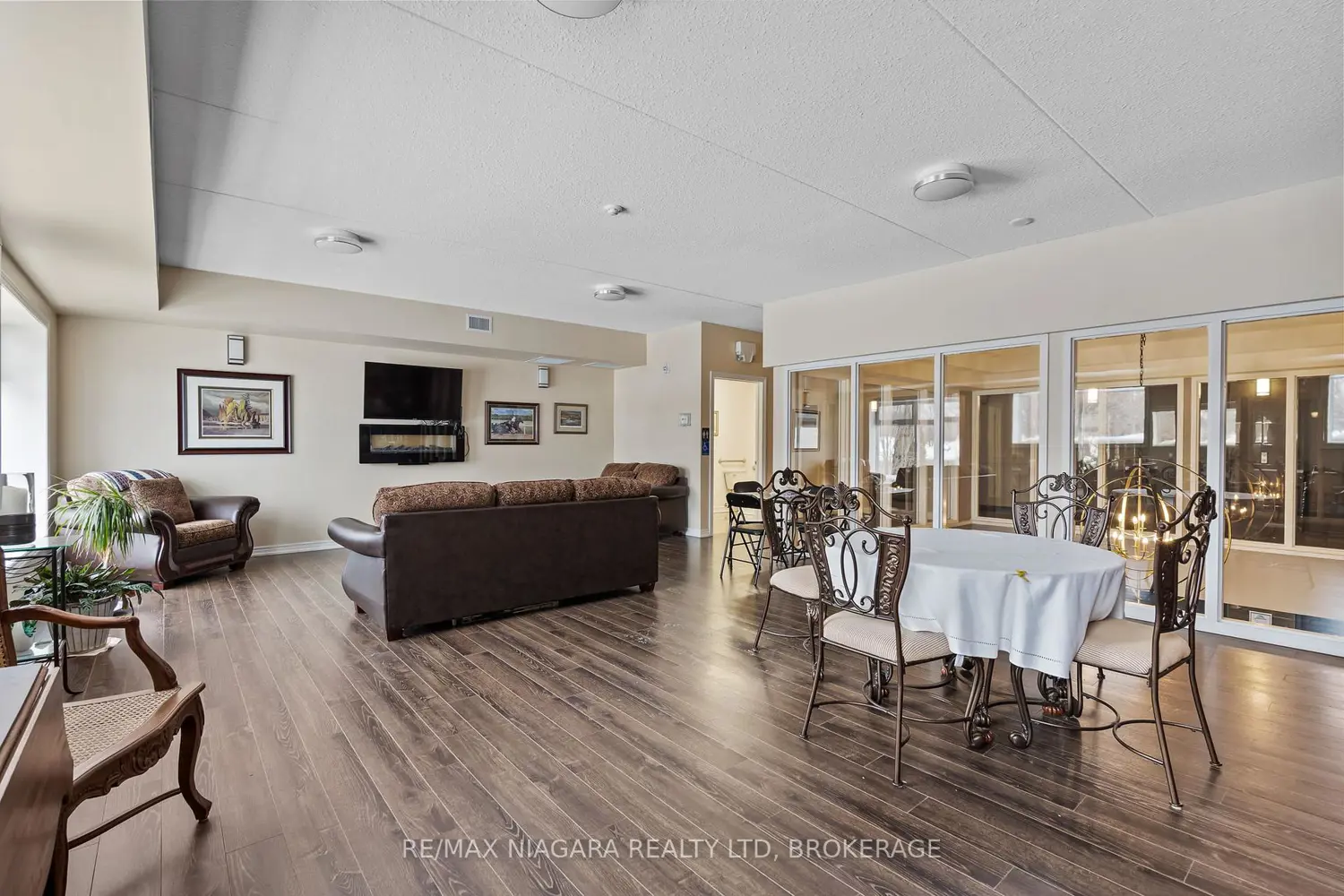 Additional image 14 of 4644 Pettit Avenue 300
