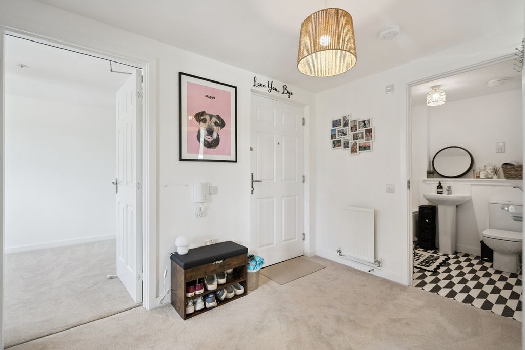 Additional image 2 of 2 bed flat to rentDrummonds Crescent, Stirling, Stirlingshire FK7