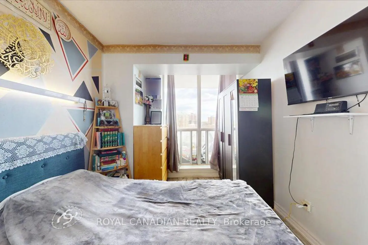 410 Mclevin Avenue 1011 photo 3