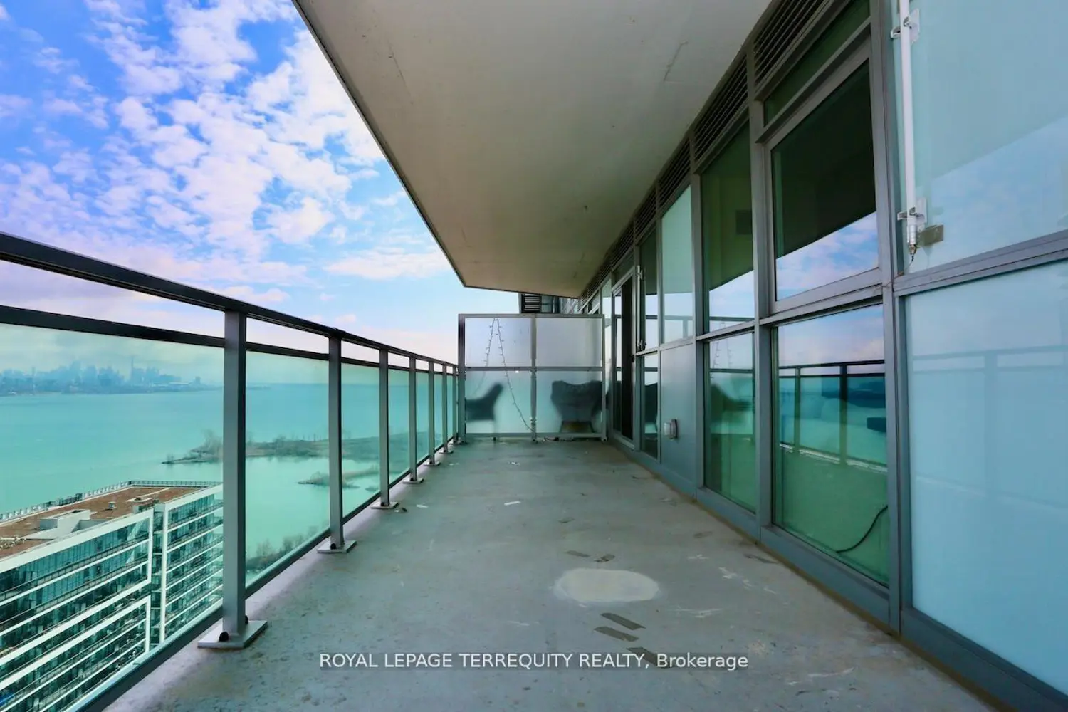 33 Shore Breeze Drive 2504