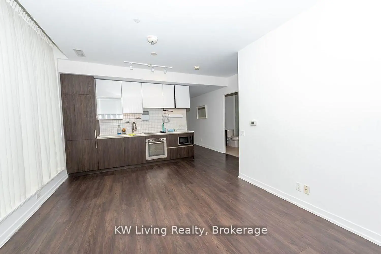 Additional image 4 of 898 Portage Parkway 3302