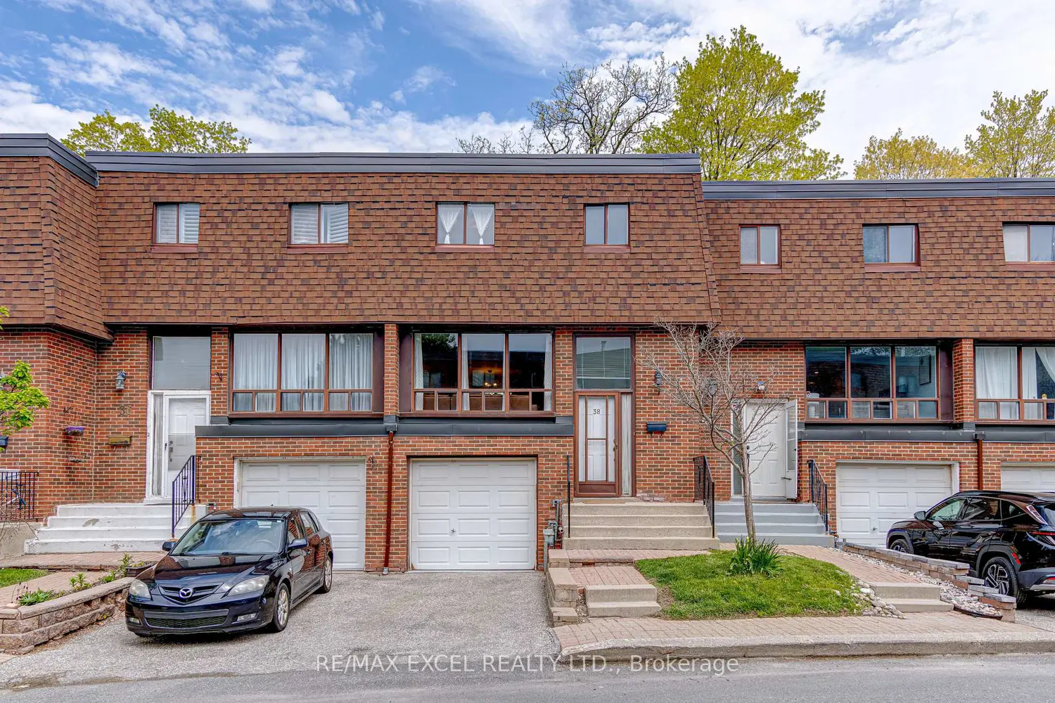 38 Stately Way