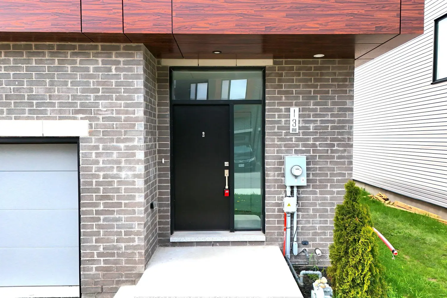 Additional image 4 of 416 Dundas Street 13