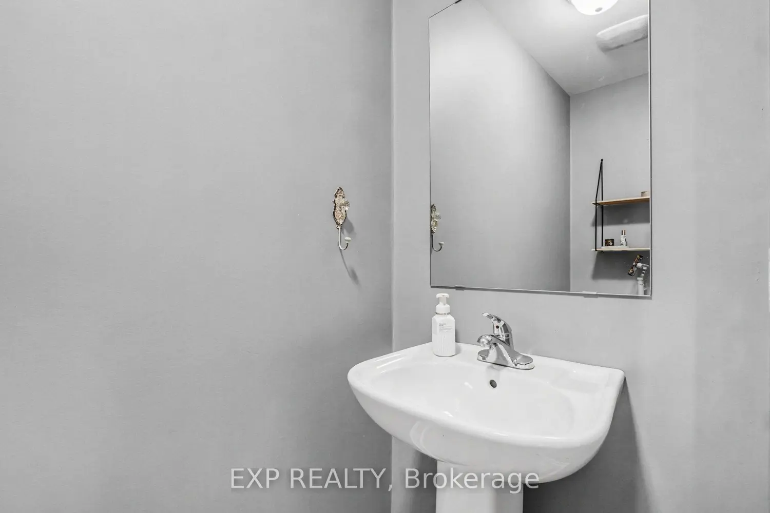 Additional image 6 of 111 Desjardins Street