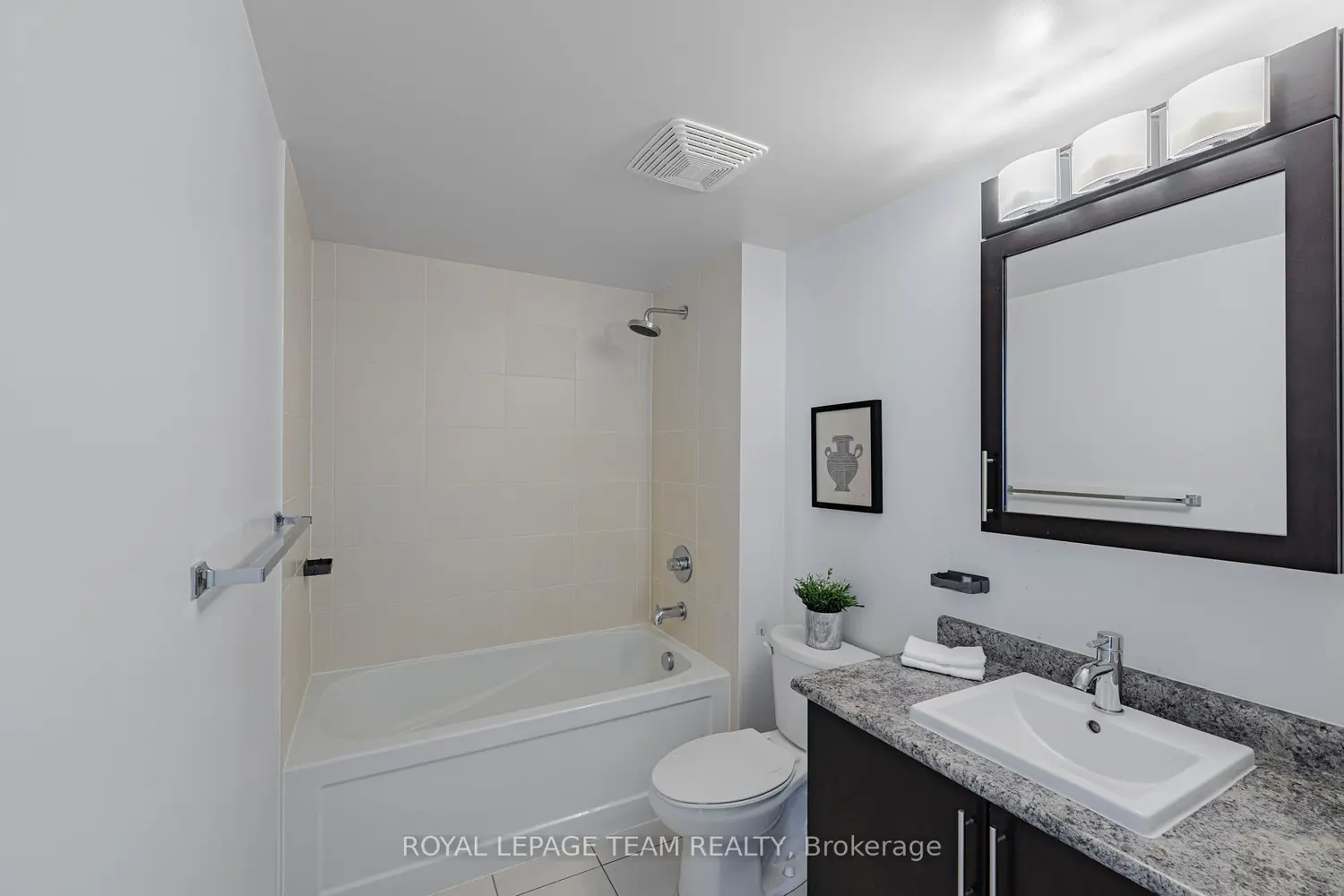 Additional image 11 of 40 Nepean Street 1306