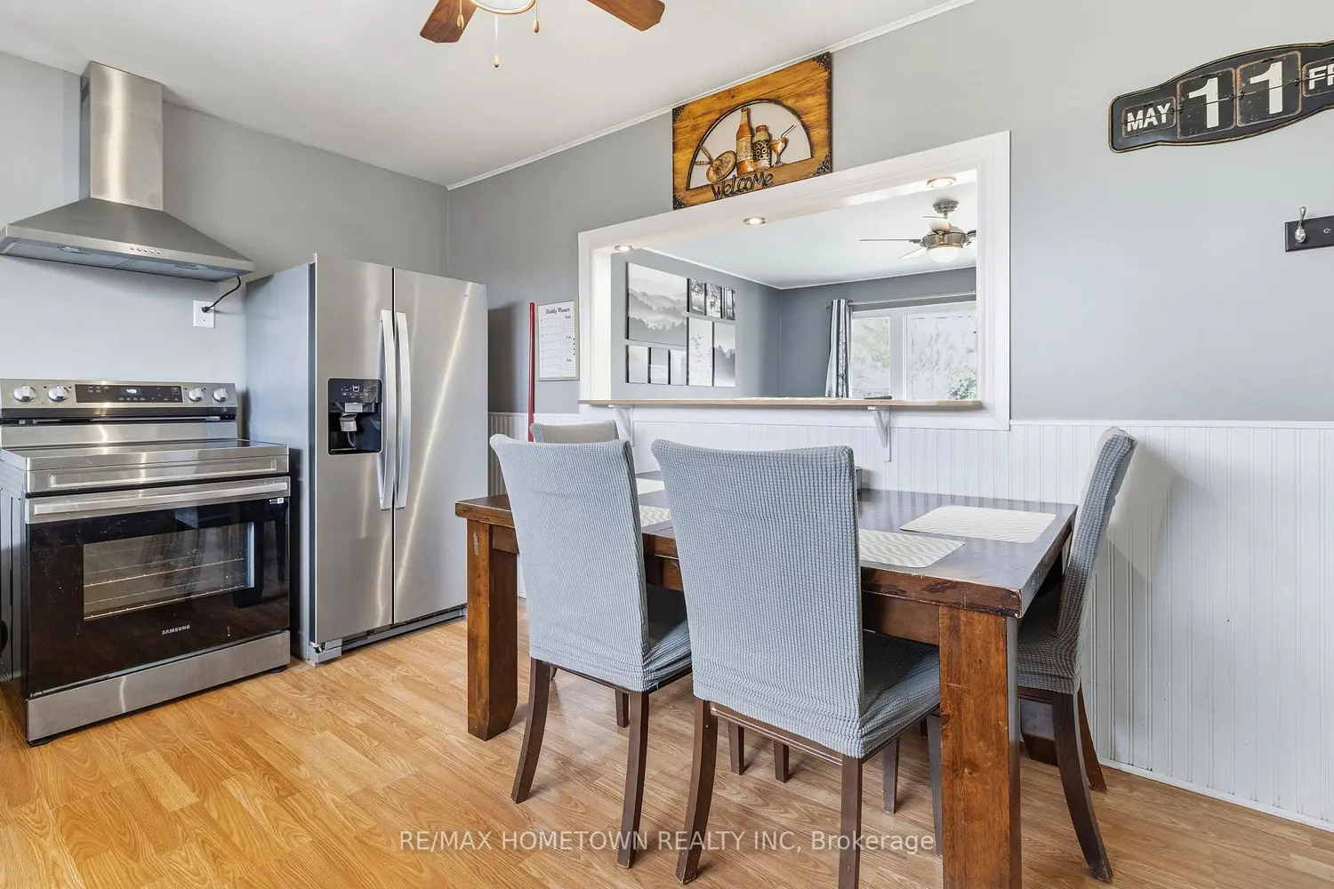 2038 Dundas Street photo 4