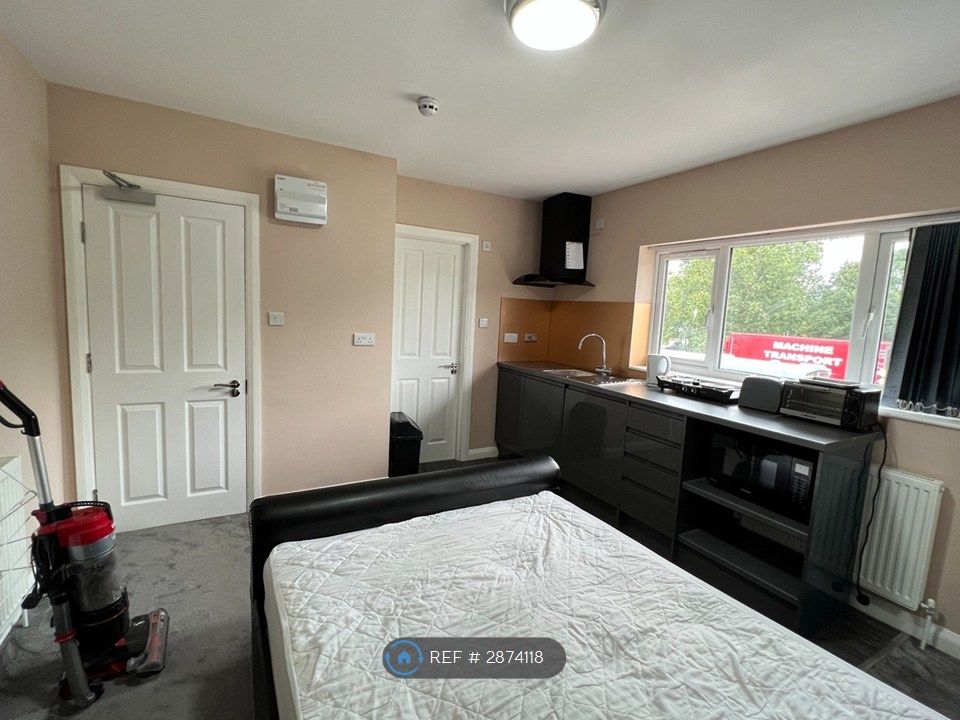 6 bed shared accommodation to rentCharter Avenue, Coventry CV4 photo 3