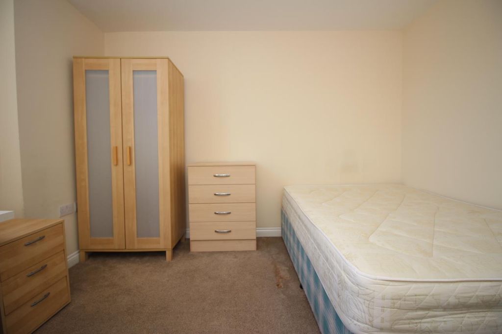 Additional image 8 of 6 bed maisonette to rentHolmwood Grove, Jesmond, Newcastle Upon Tyne NE2