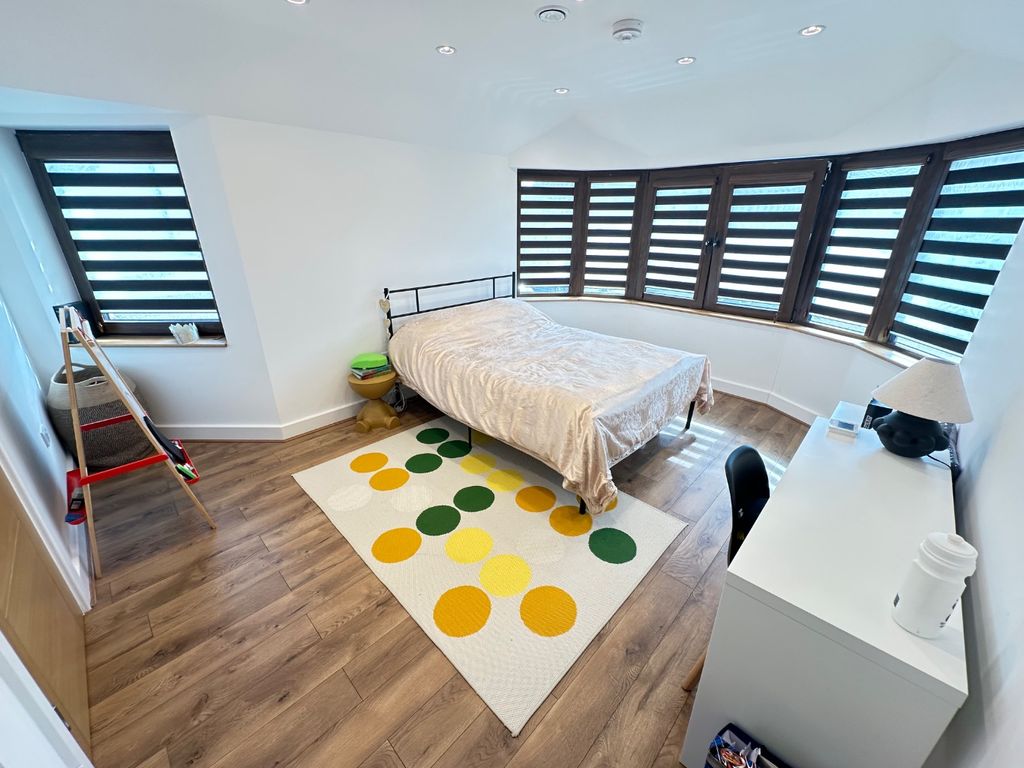 Additional image 14 of 5 bed detached house to rentFelstead Way, Luton, Bedfordshire LU2