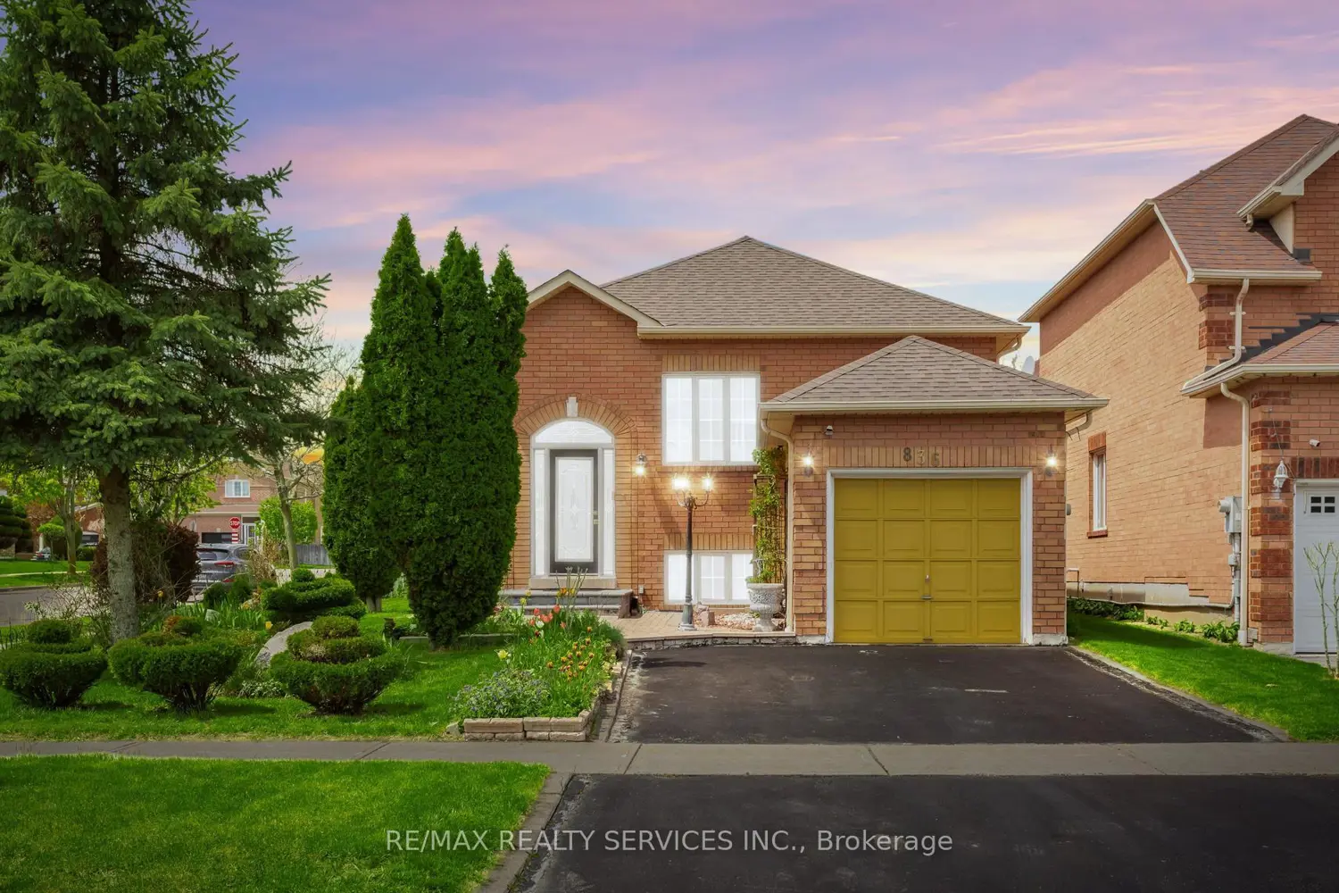 836 Avocado Crescent