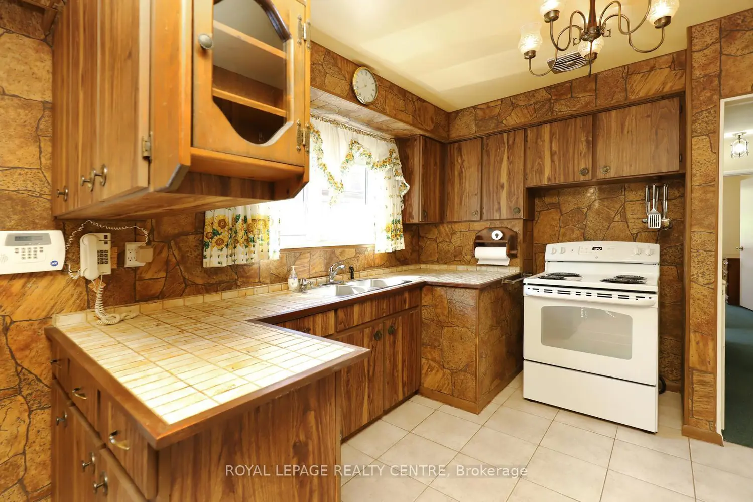 Additional image 7 of 3556 The Credit Woodlands
