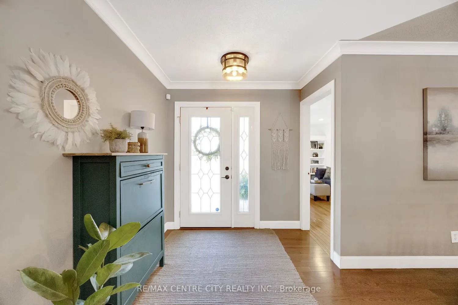 27 Bartlett Crescent