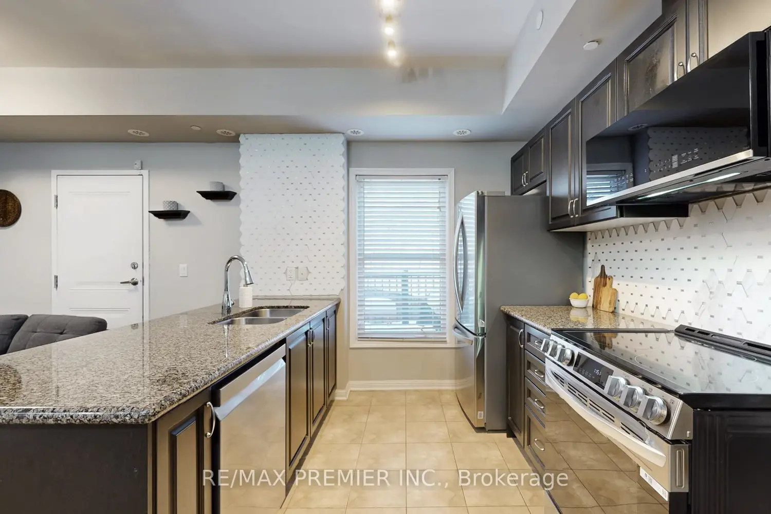 Additional image 6 of 9589 Keele Street 106