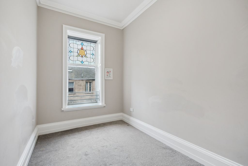 Additional image 4 of 2 bed flat to rentPort Street, Stirling, Stirlingshire FK8