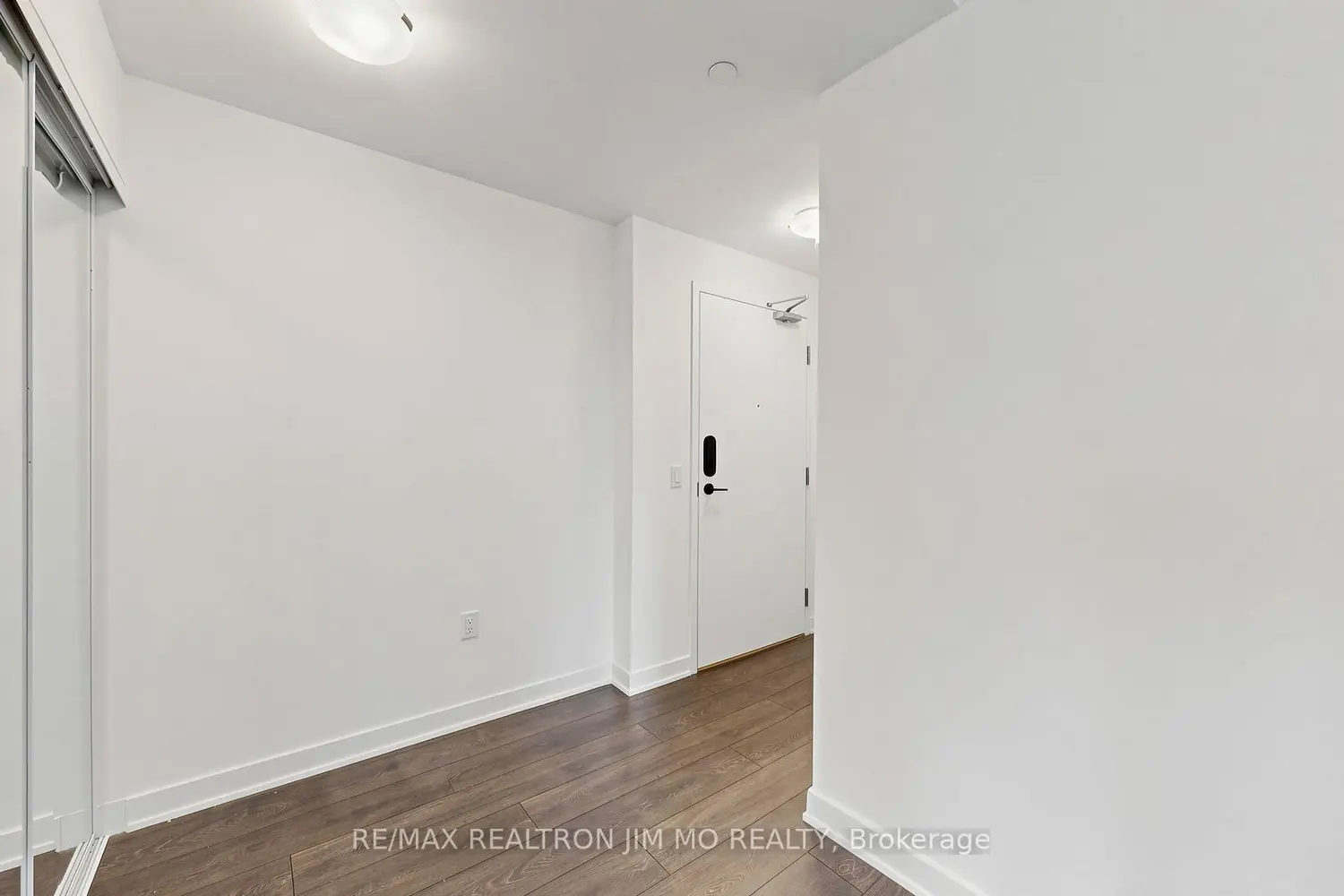 Additional image 10 of 95 Oneida Crescent 2304