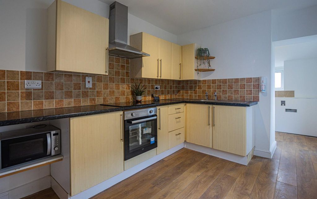 Additional image 3 of 2 bed terraced house to rentHarriet Street, Penarth CF64