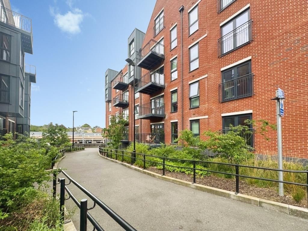 Additional image 3 of 2 bed flat to rentNewbury, Berkshire RG14