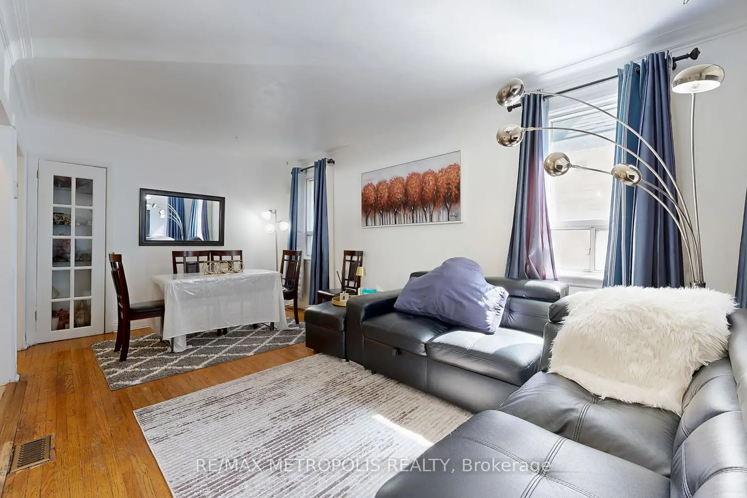 291 Kennedy Road photo 4