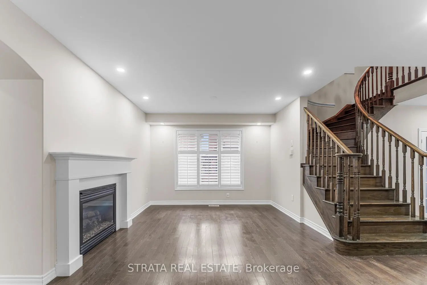 358 Laundon Terrace photo 3