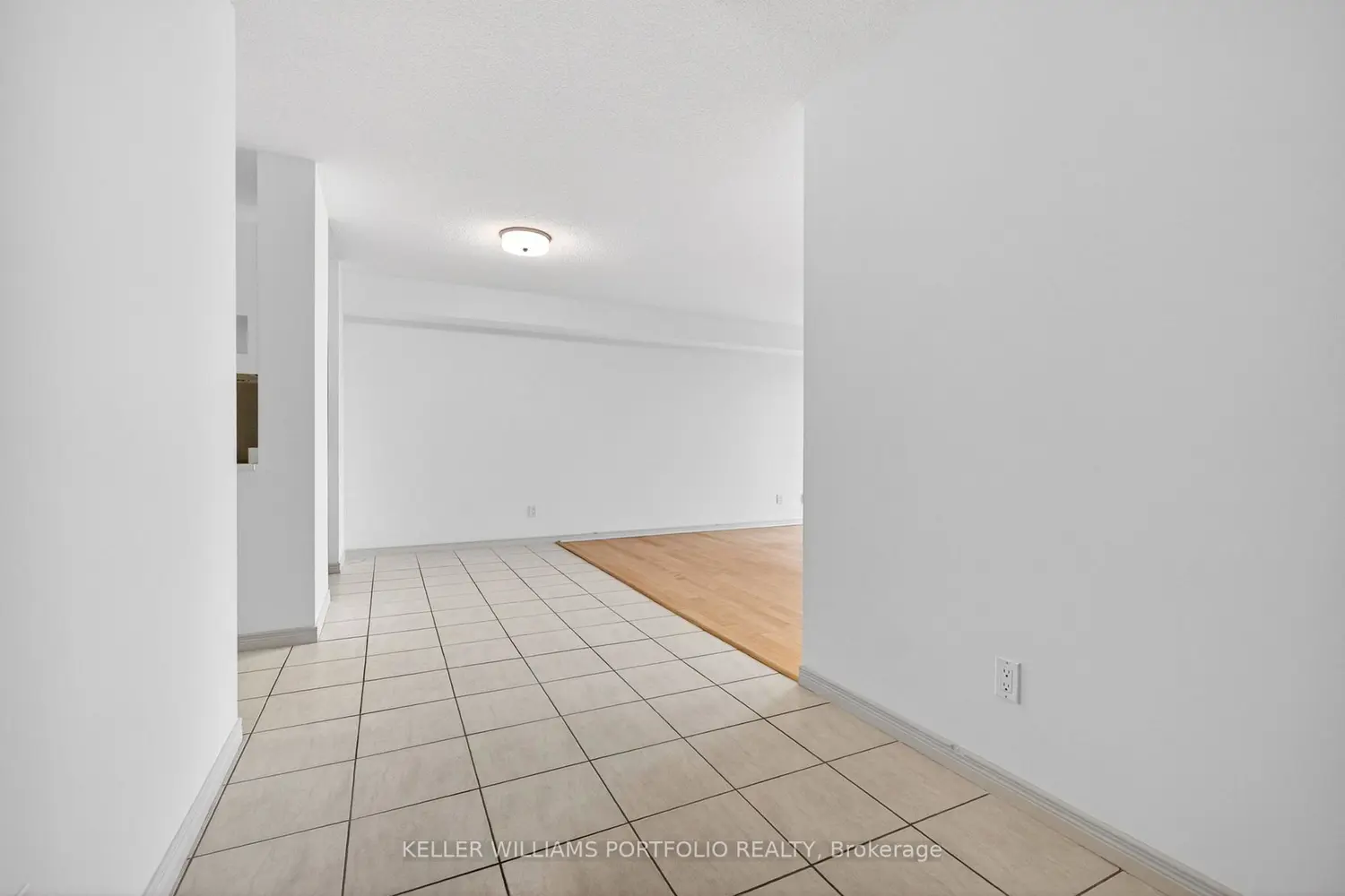 Additional image 9 of 61 Heintzman Street 819