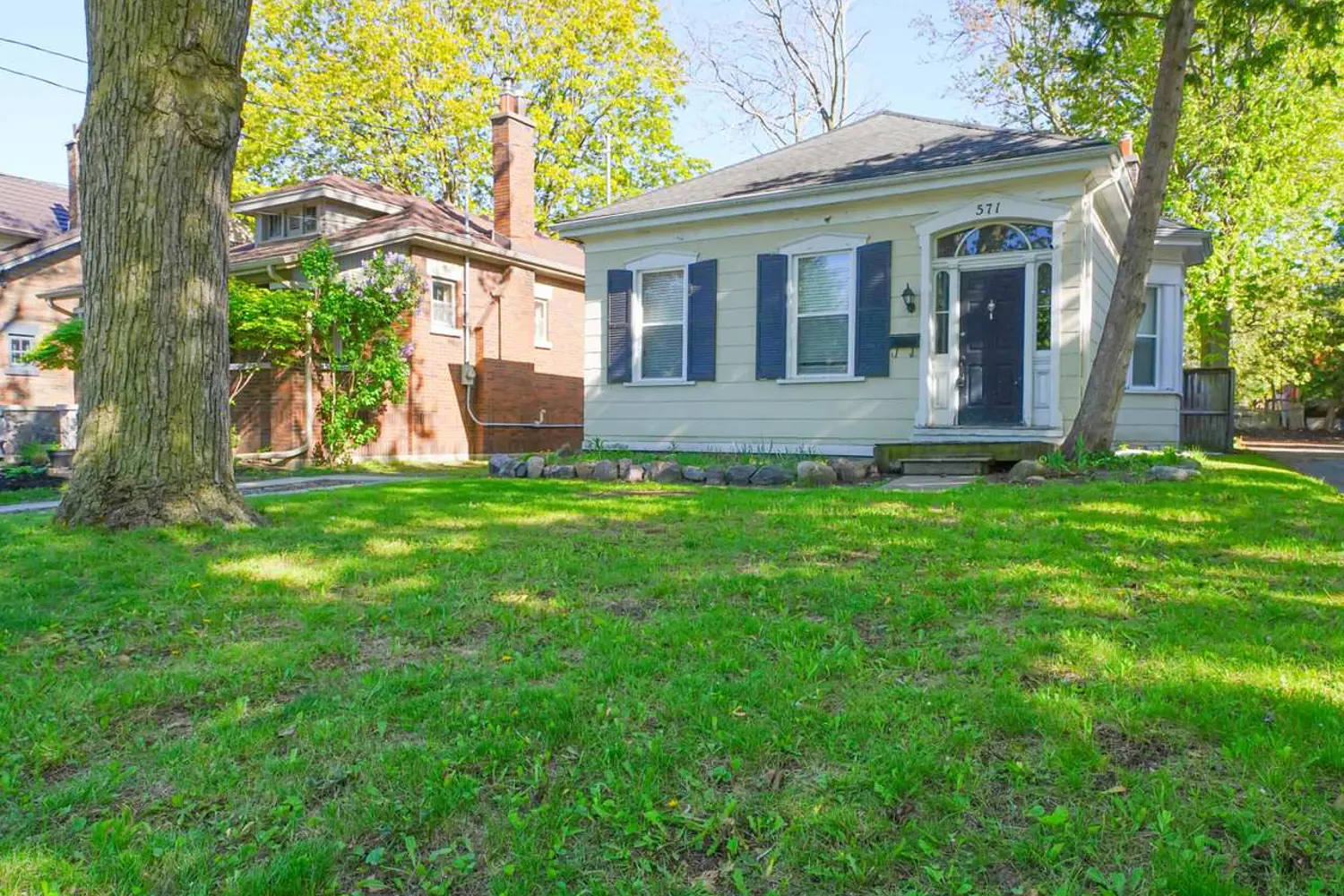 571 Dufferin Avenue
