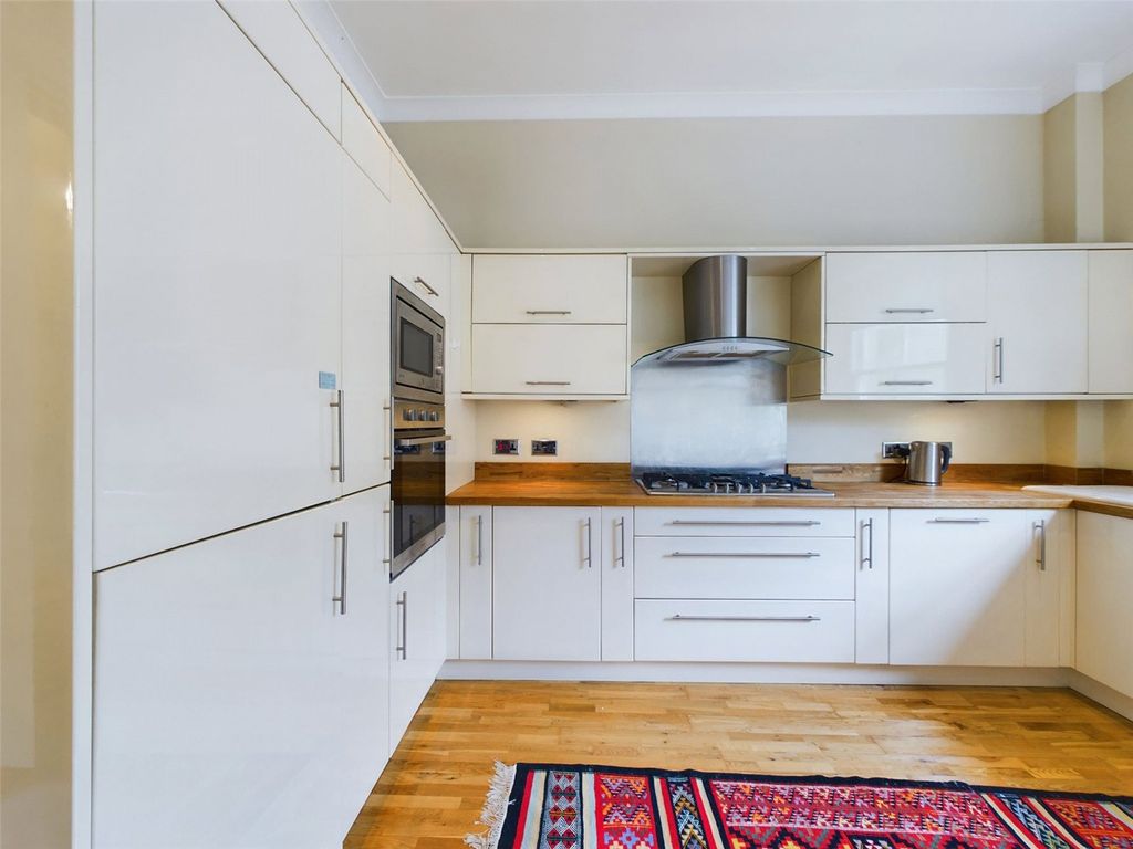 Additional image 2 of 3 bed flat to rentShrubbery Avenue, Weston-Super-Mare, North Somerset BS23