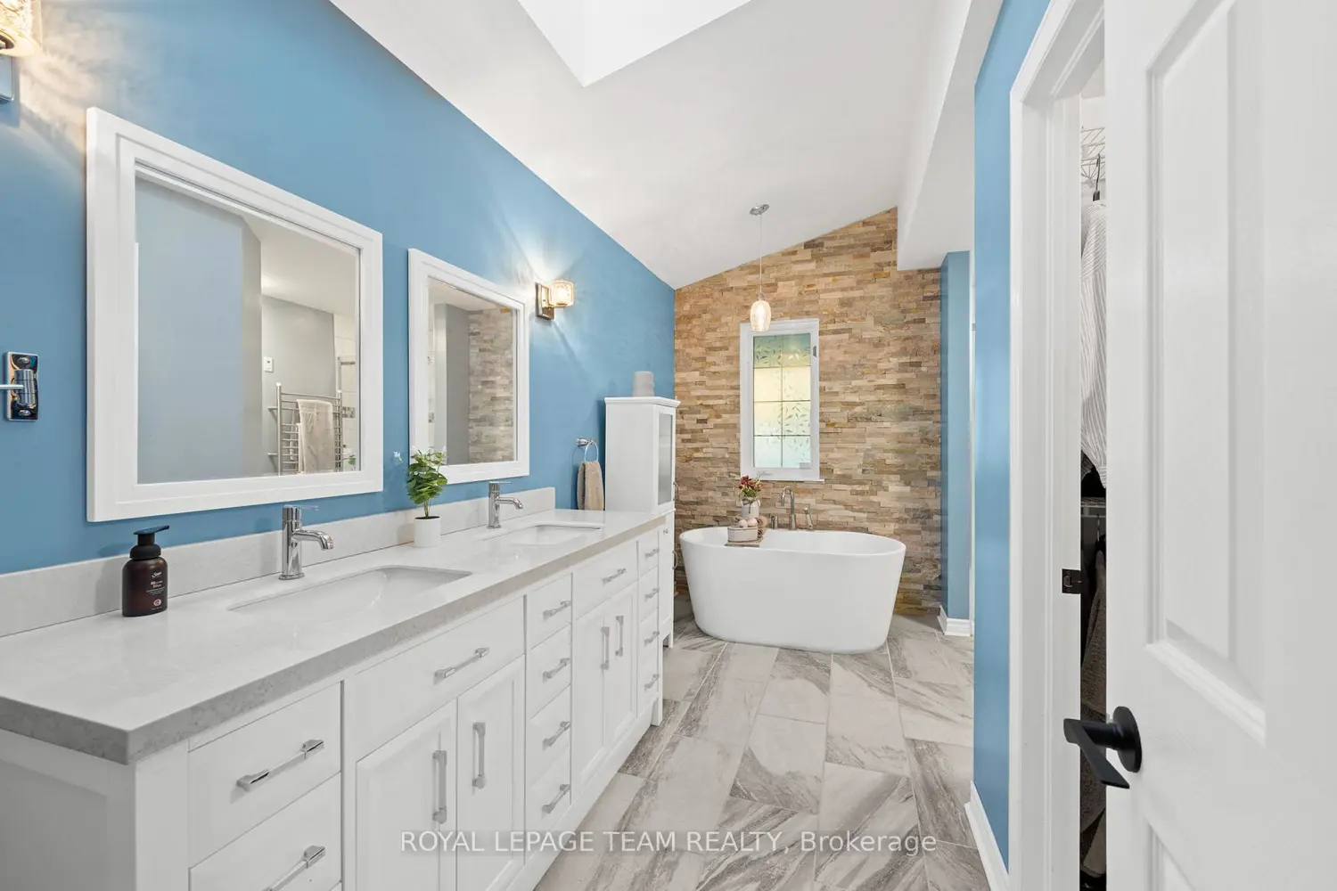 185 Wolford Drive photo 4