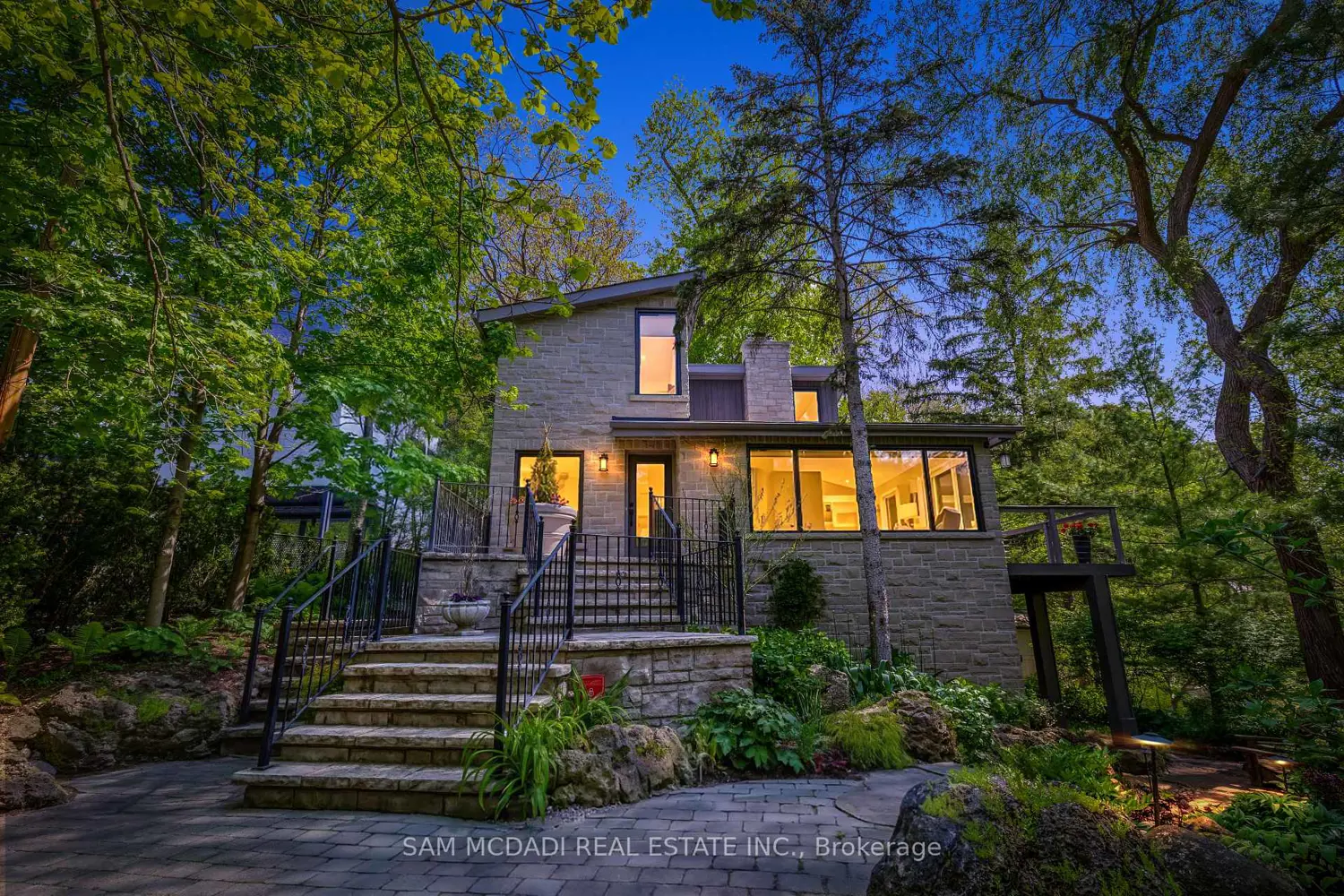 Additional image 7 of 1273 Queen Victoria Avenue