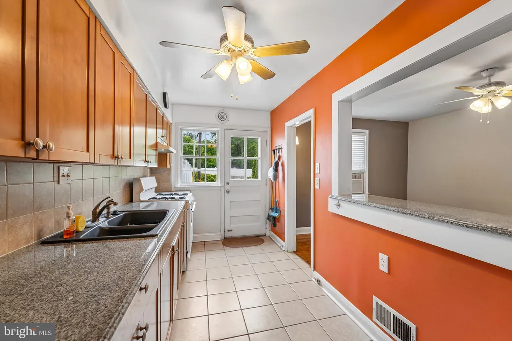 Additional image 14 of 5512 Medwick Garth N, Baltimore, MD 21228