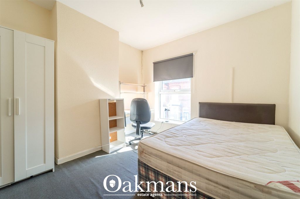 4 bed shared accommodation to rentGeorge Road, Selly Oak, Birmingham, West Midlands B29 photo 5