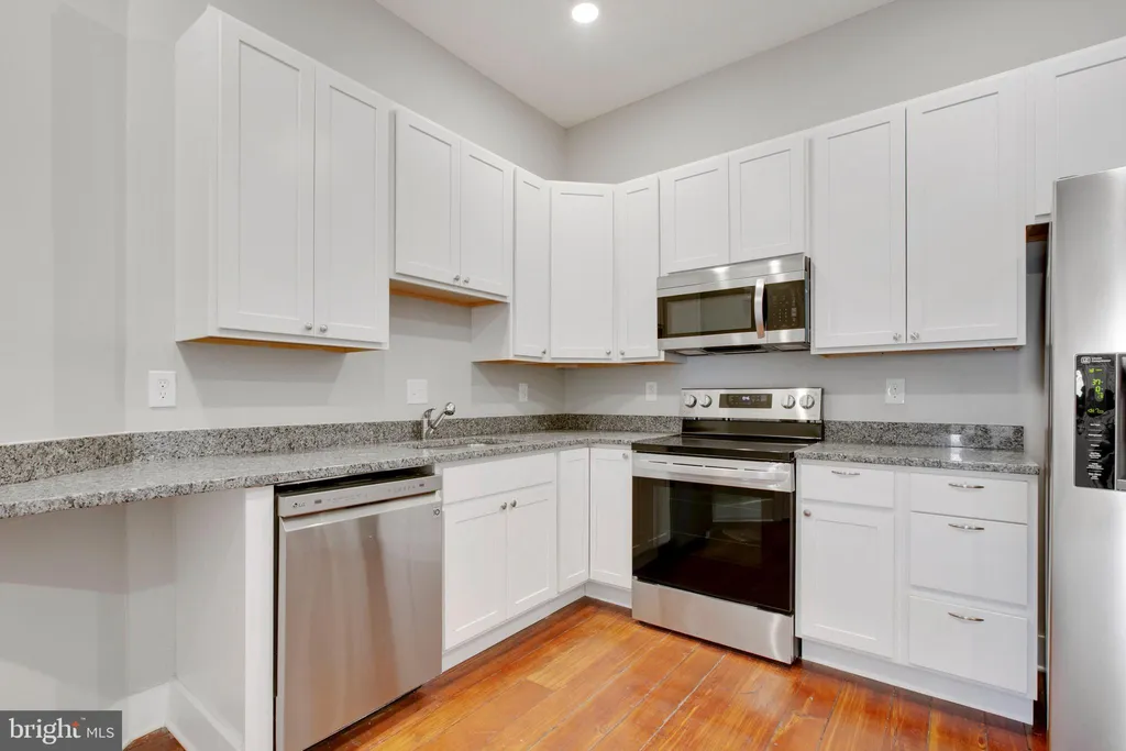 Additional image 4 of 106 W Saratoga Street, Baltimore, MD 21201