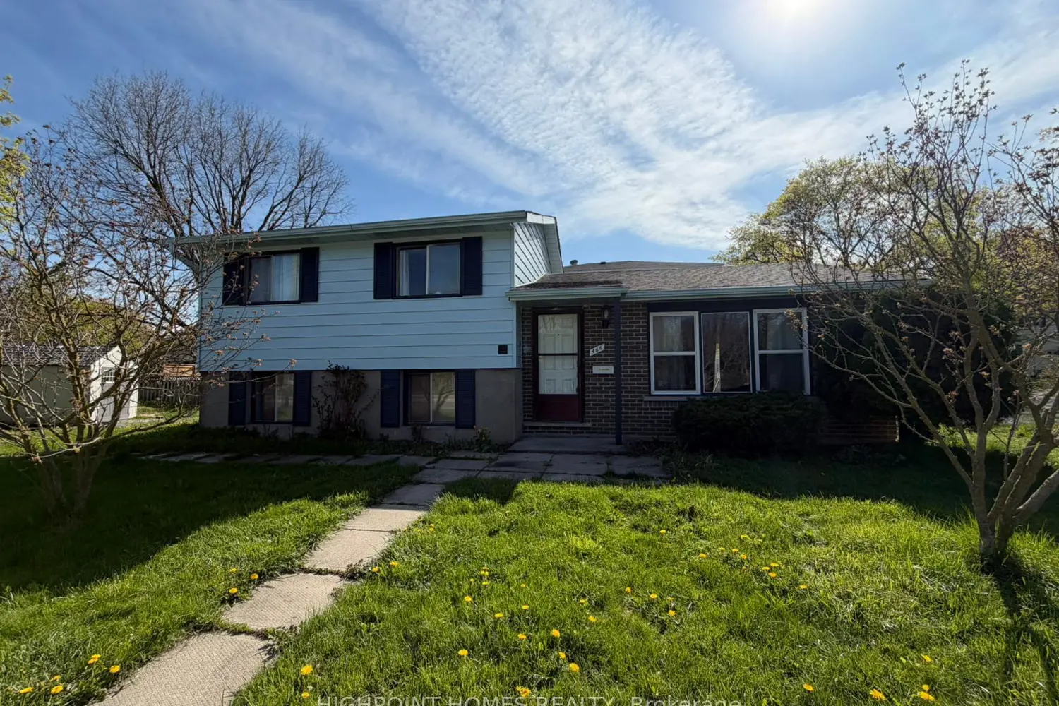 466 Midwood Crescent