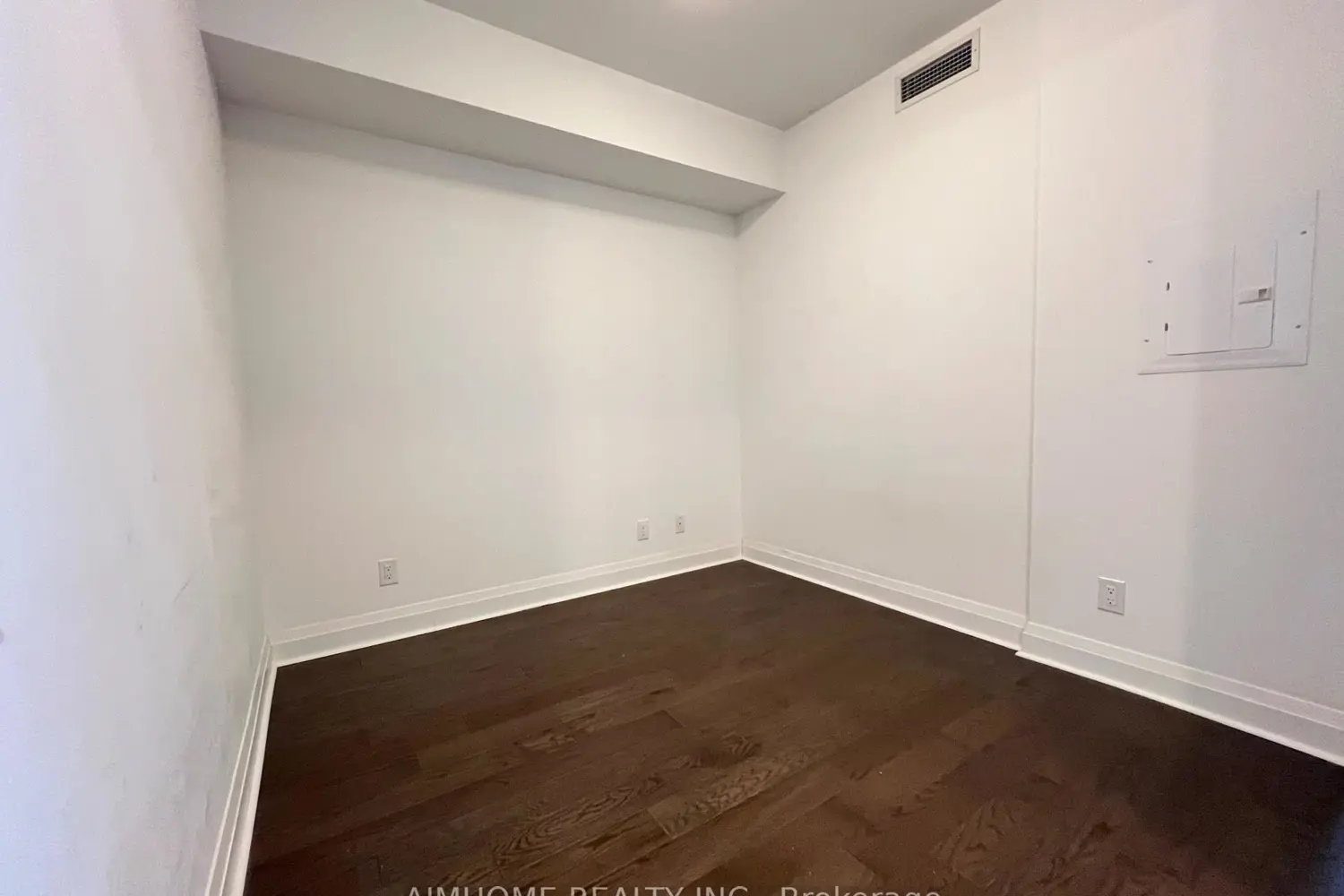 Additional image 9 of 1080 Bay Street 1506