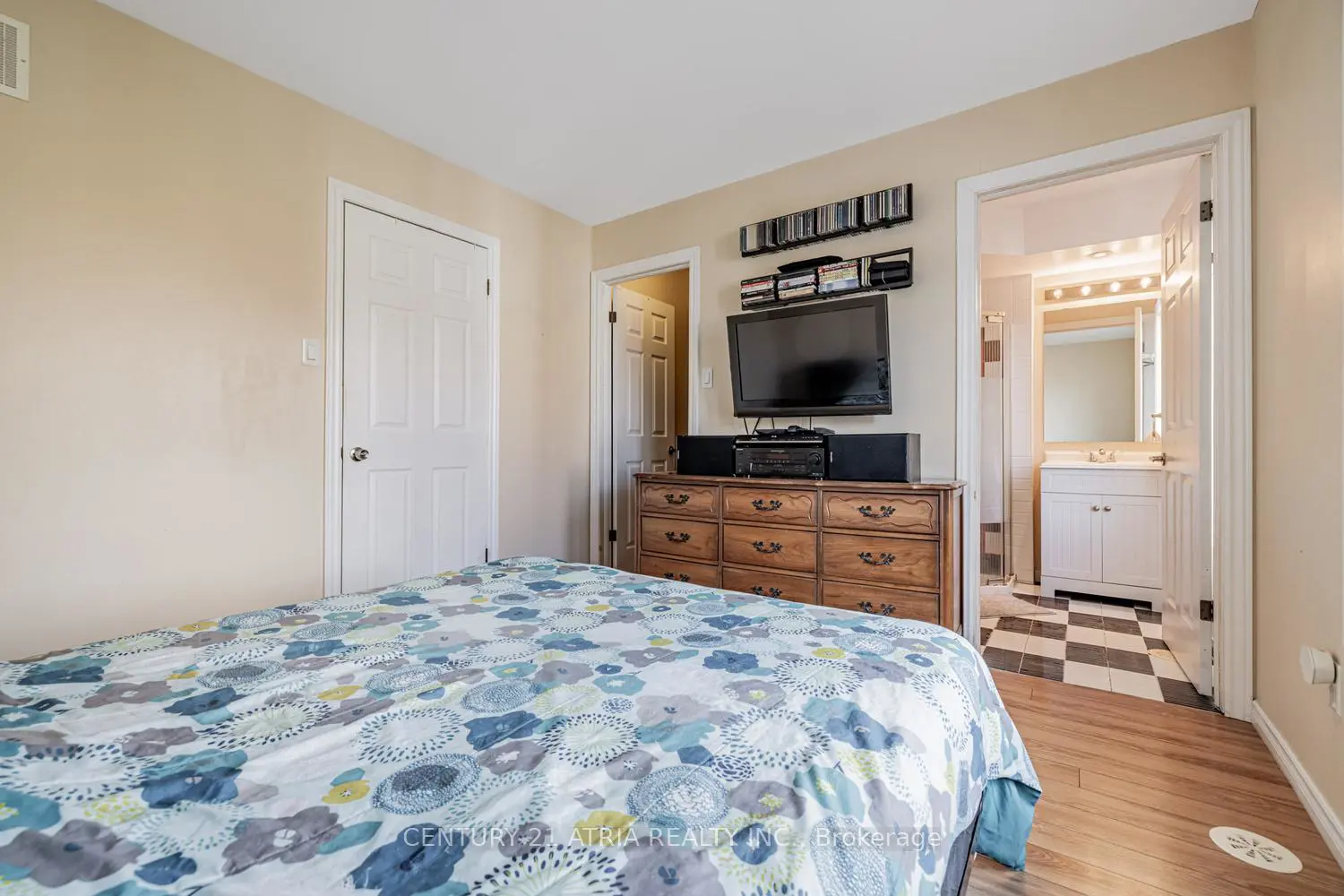 Additional image 12 of 15943 Bayview Avenue 9