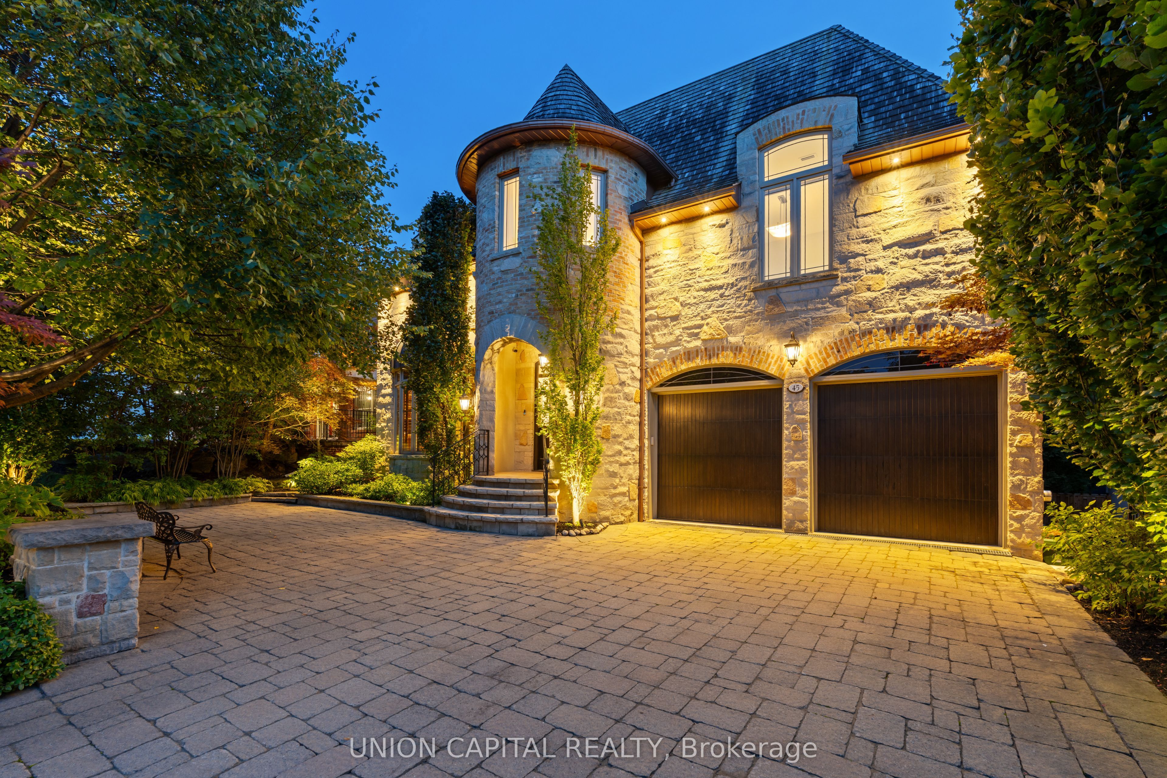 45 Gordon Road, Toronto, ON, M2P 1E2
