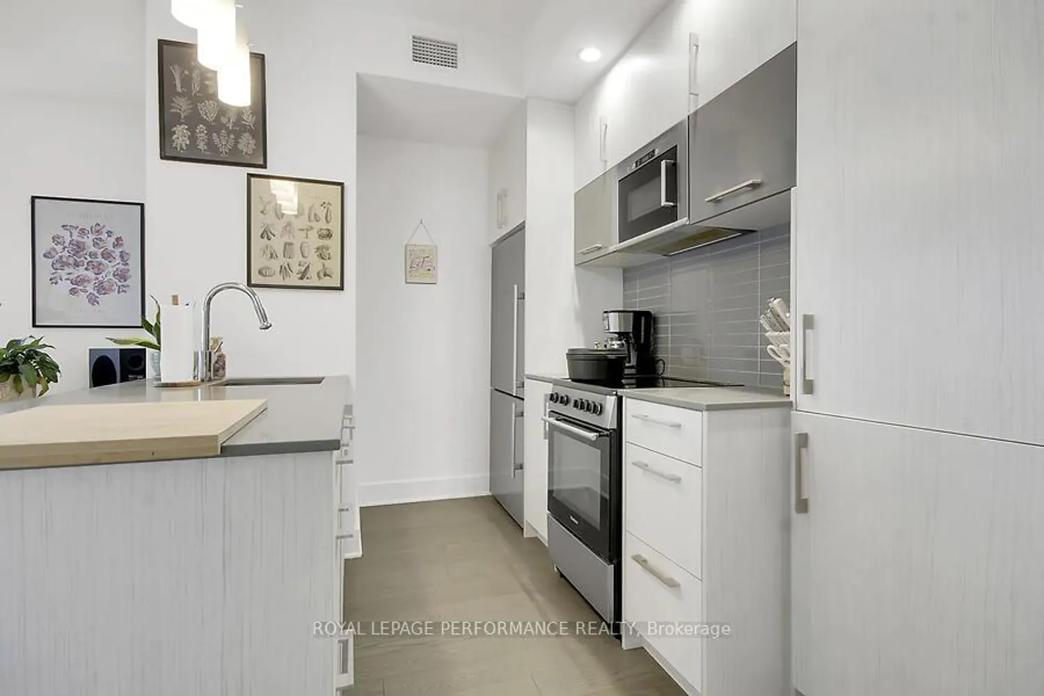 Additional image 6 of 255 Bay Street 1602
