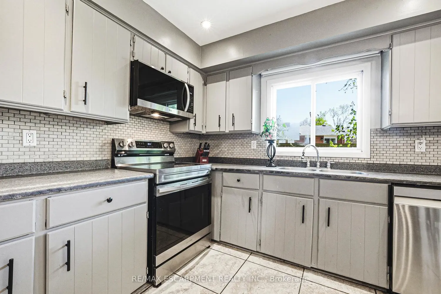 Additional image 9 of 2231 Sandringham Drive