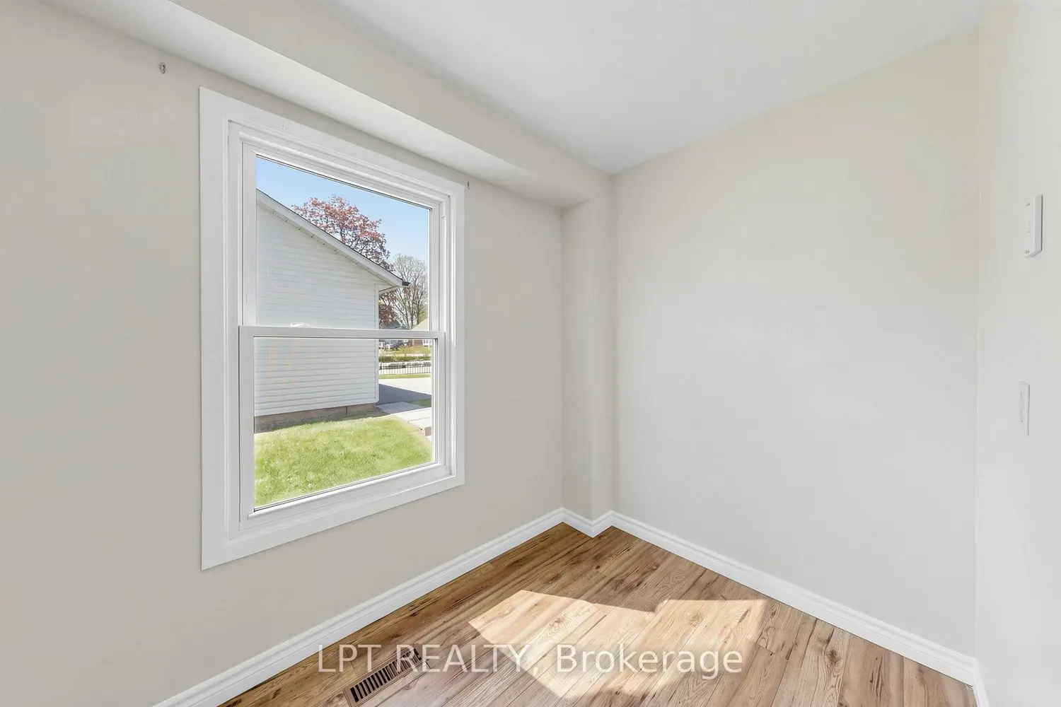 Additional image 5 of 1055 Central Pk Boulevard 32